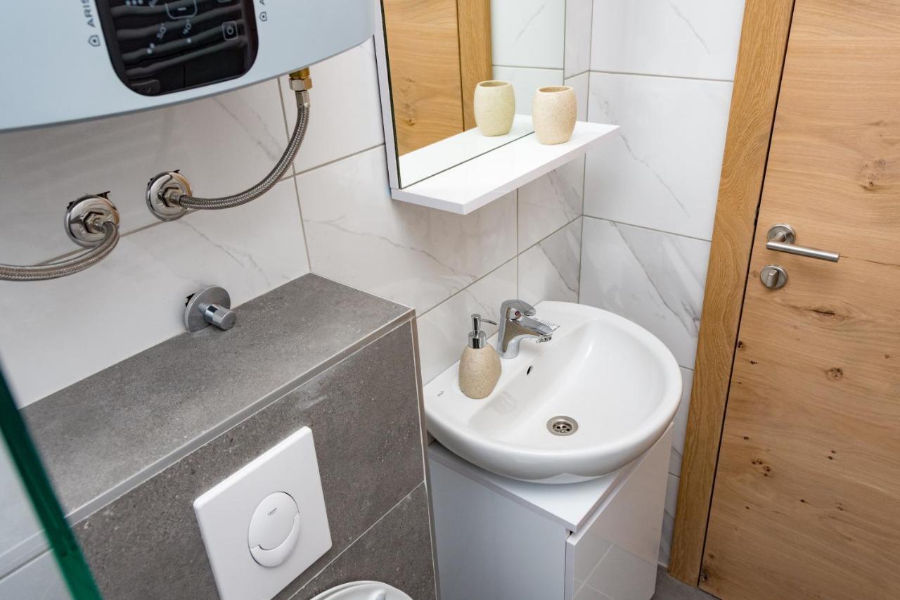 Apartmani Kamavu Jahorina Exteriör bild