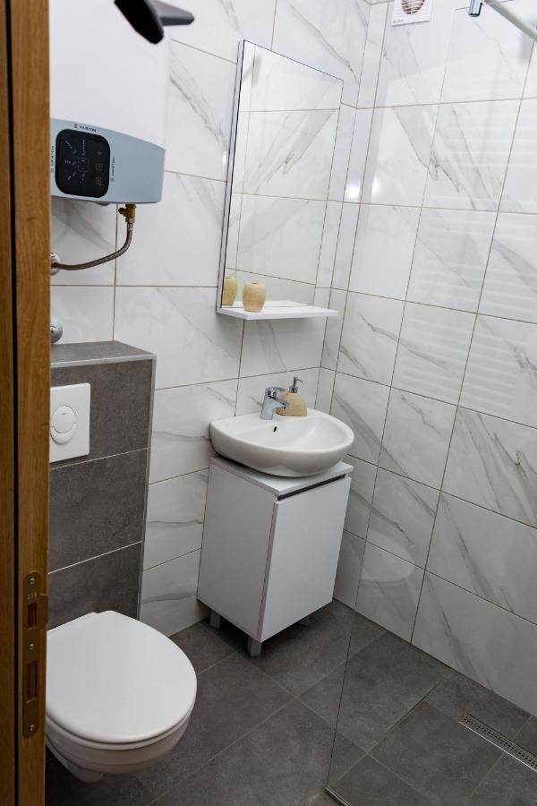 Apartmani Kamavu Jahorina Exteriör bild